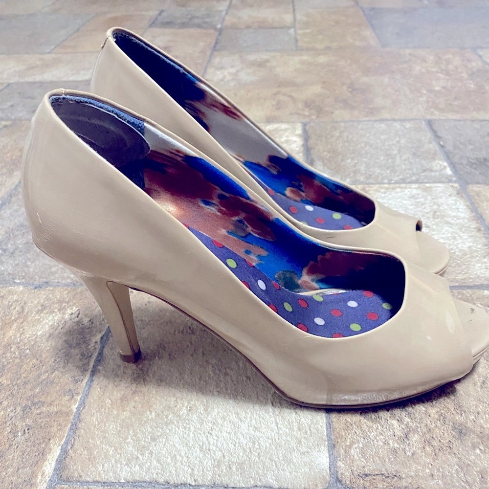 Shoes - Picture 2 of 2